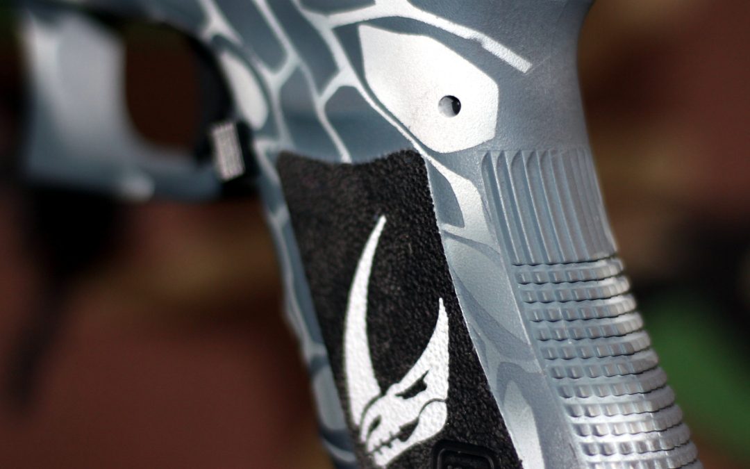 Glock 17 in Cryptic Urban with Mudhorn Motif